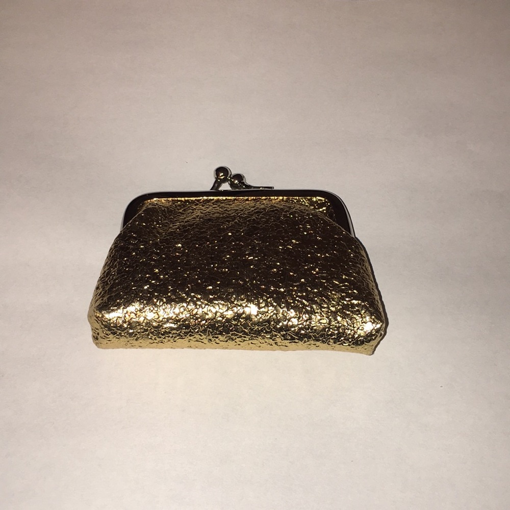 🔥Sale🔥..Beautiful Gold coin purse..NWOT...
